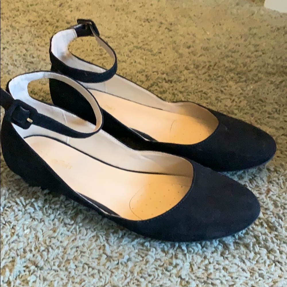 Black close toed flats